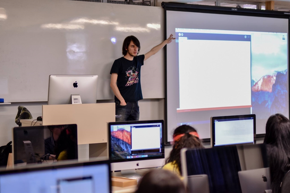 Foto da Oficina de Programação Criativa com Processing na Semana Acadêmica do Design e Moda Unochapecó (SAGU)